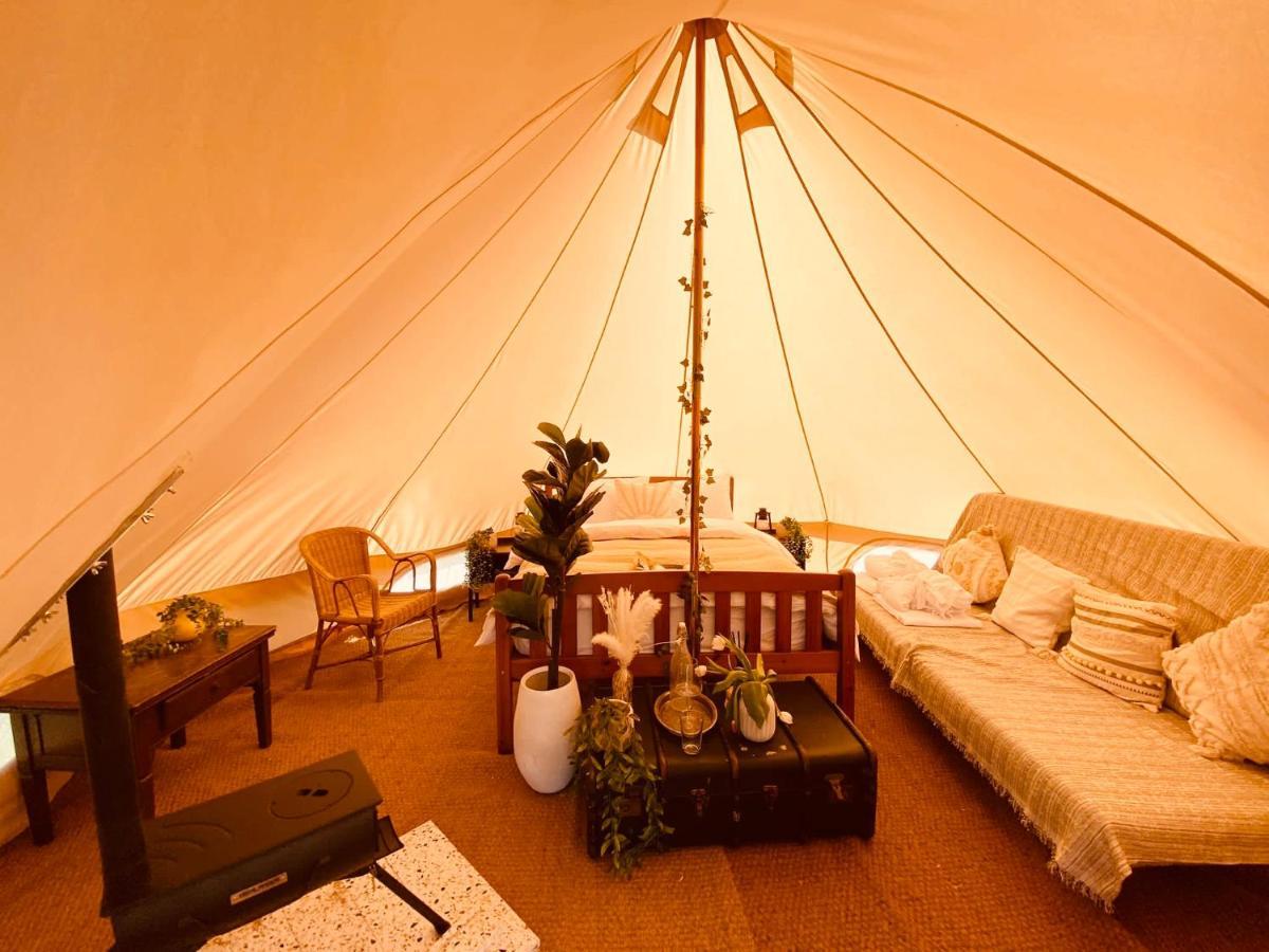 Fen Meadows Glamping - Luxury Cabins And Bell Tents ケンブリッジ エクステリア 写真