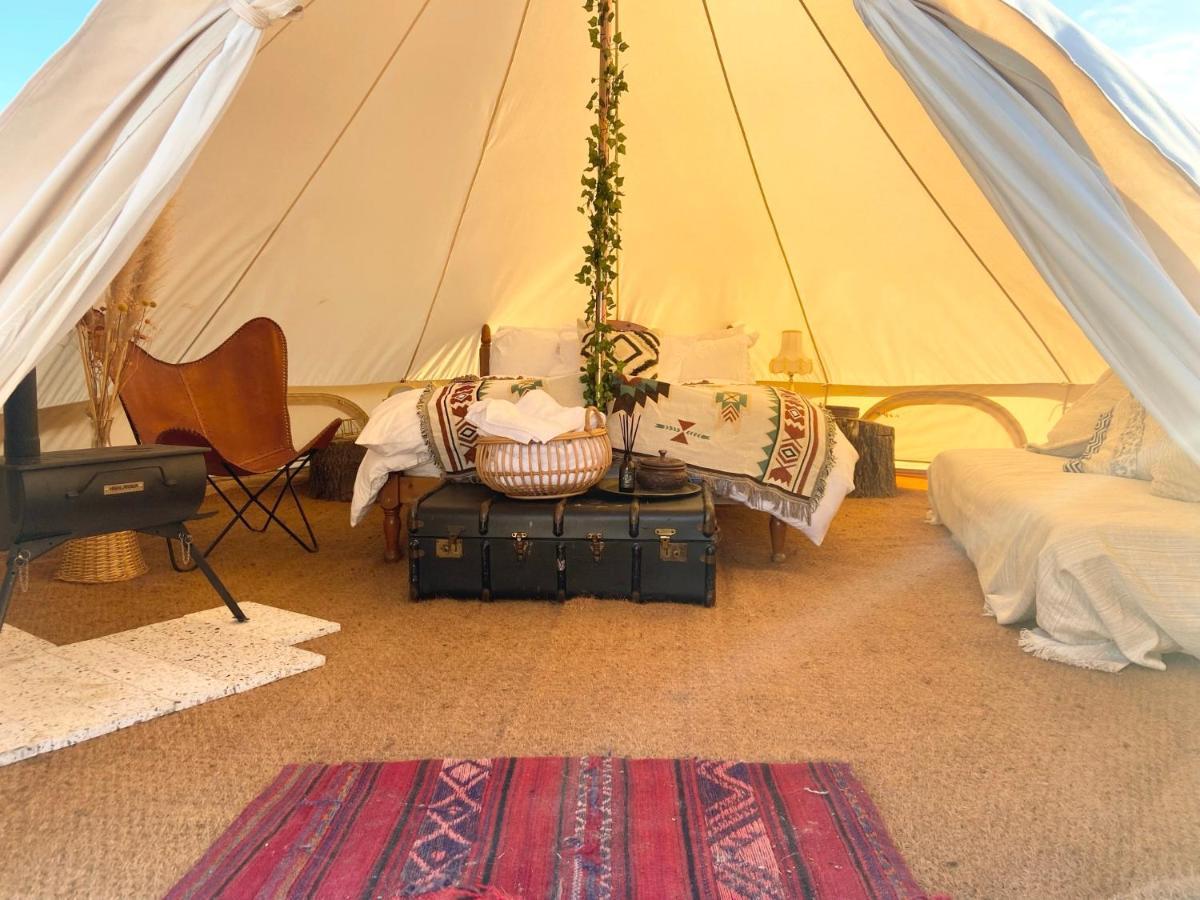 Fen Meadows Glamping - Luxury Cabins And Bell Tents ケンブリッジ エクステリア 写真